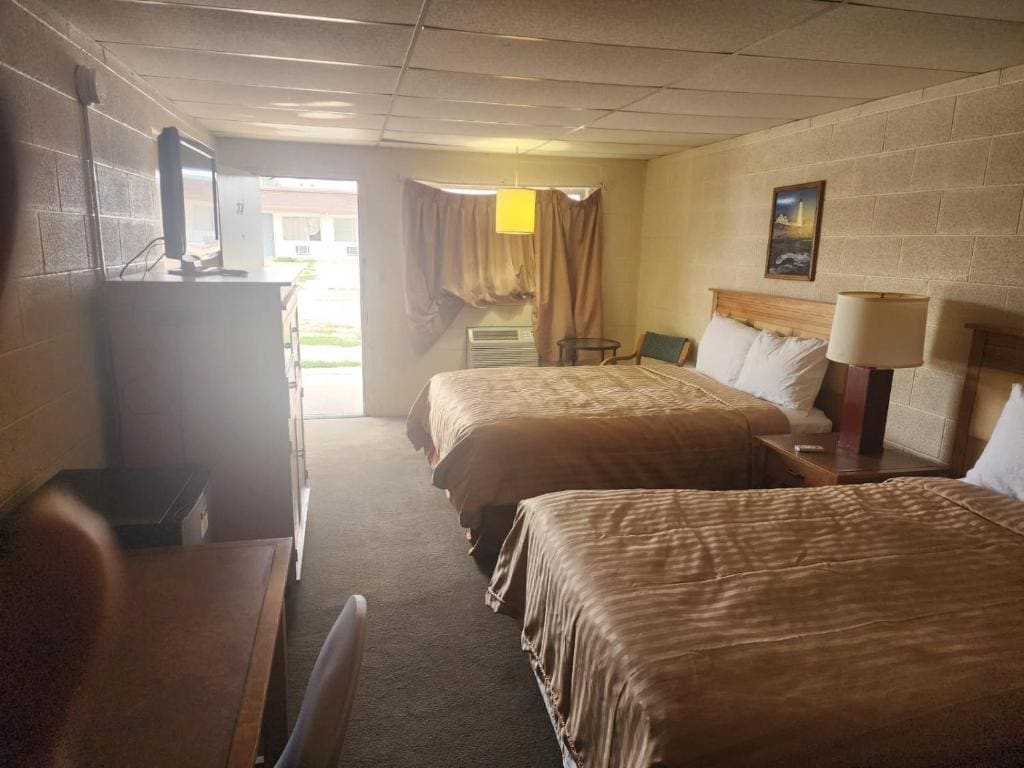 First Inn By OYO Quinter Hwy 70 - View 6