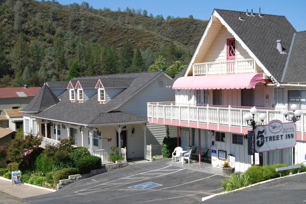 5th Street Inn - View 5