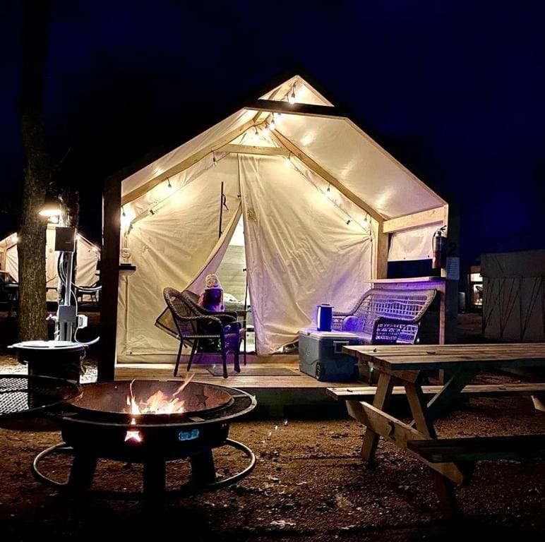 8 Son's Wonderful Nature Escape in Kingsbury, TX - View 4