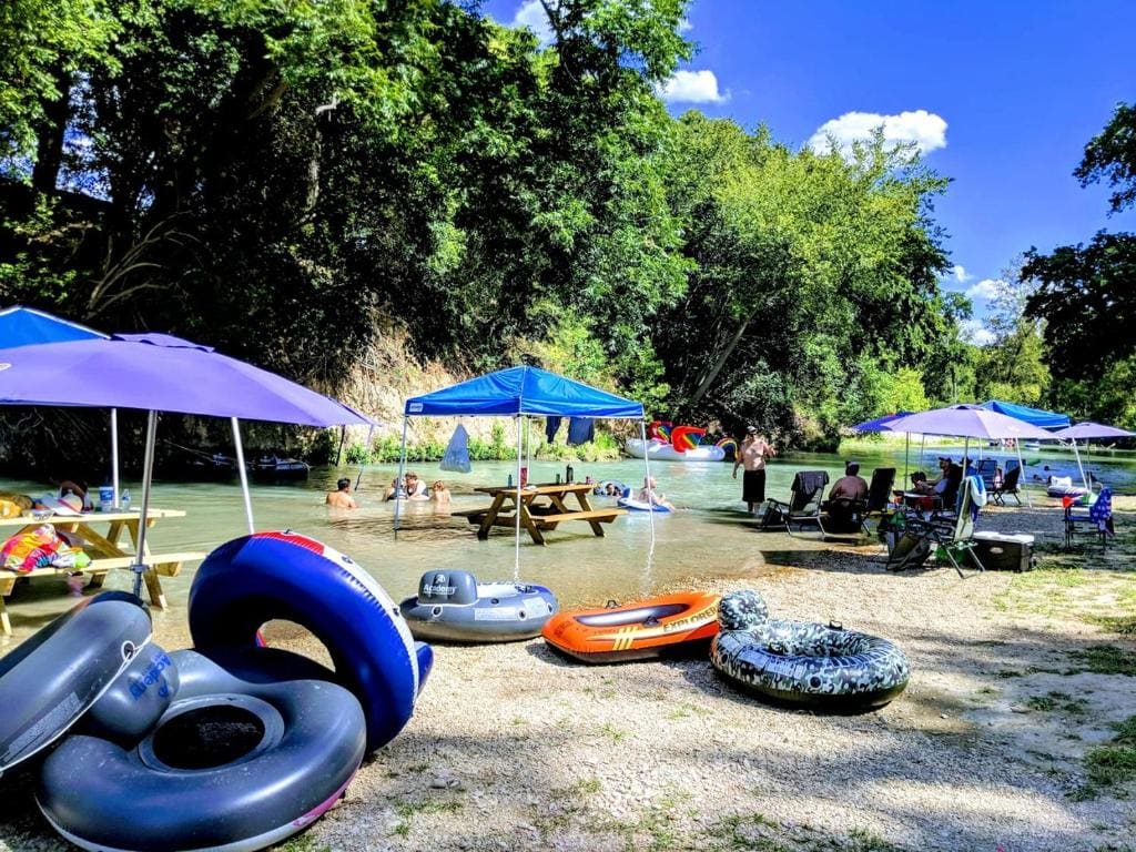8 Son's Wonderful Nature Escape in Kingsbury, TX - View 3