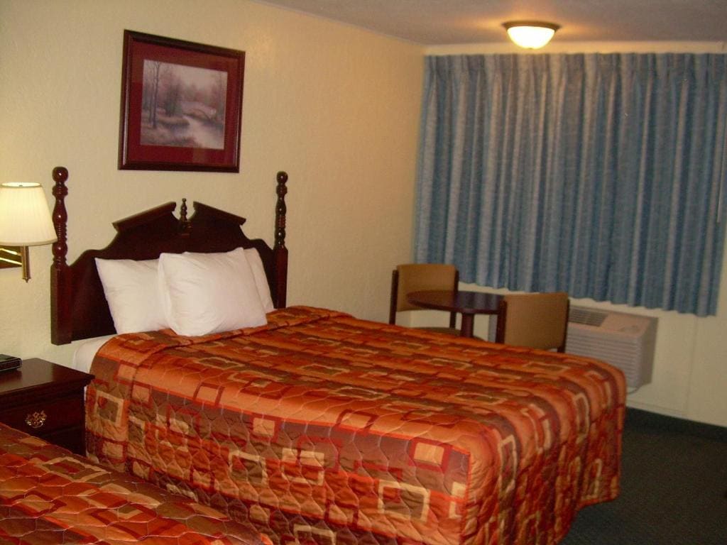 83 motel - View 2