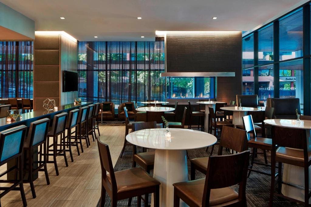 AC Hotel by Marriott Seattle Bellevue/Downtown - View 4