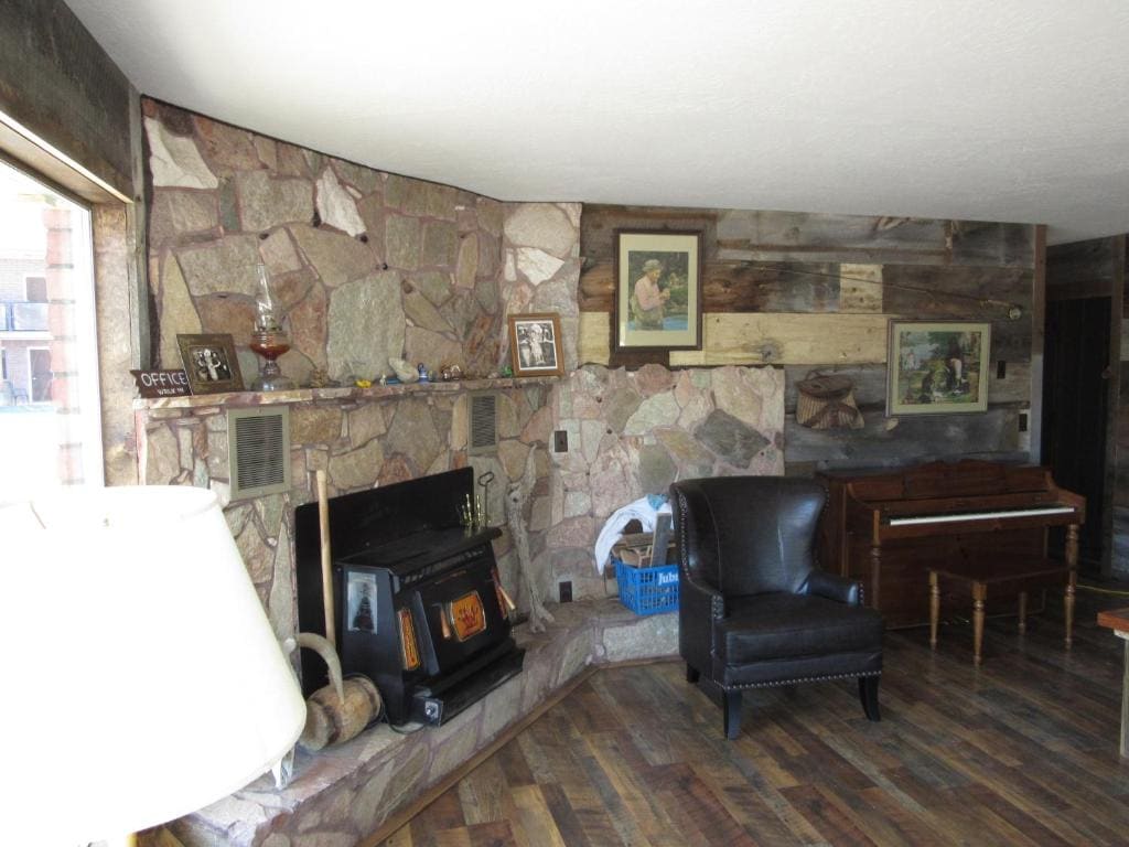 Al's Westward Ho Motel - View 3