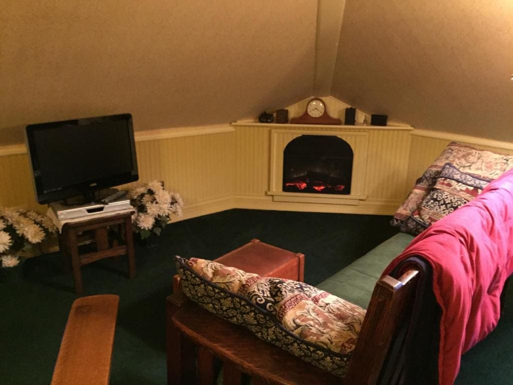 Alaska's Capital Inn Bed and Breakfast - View 6