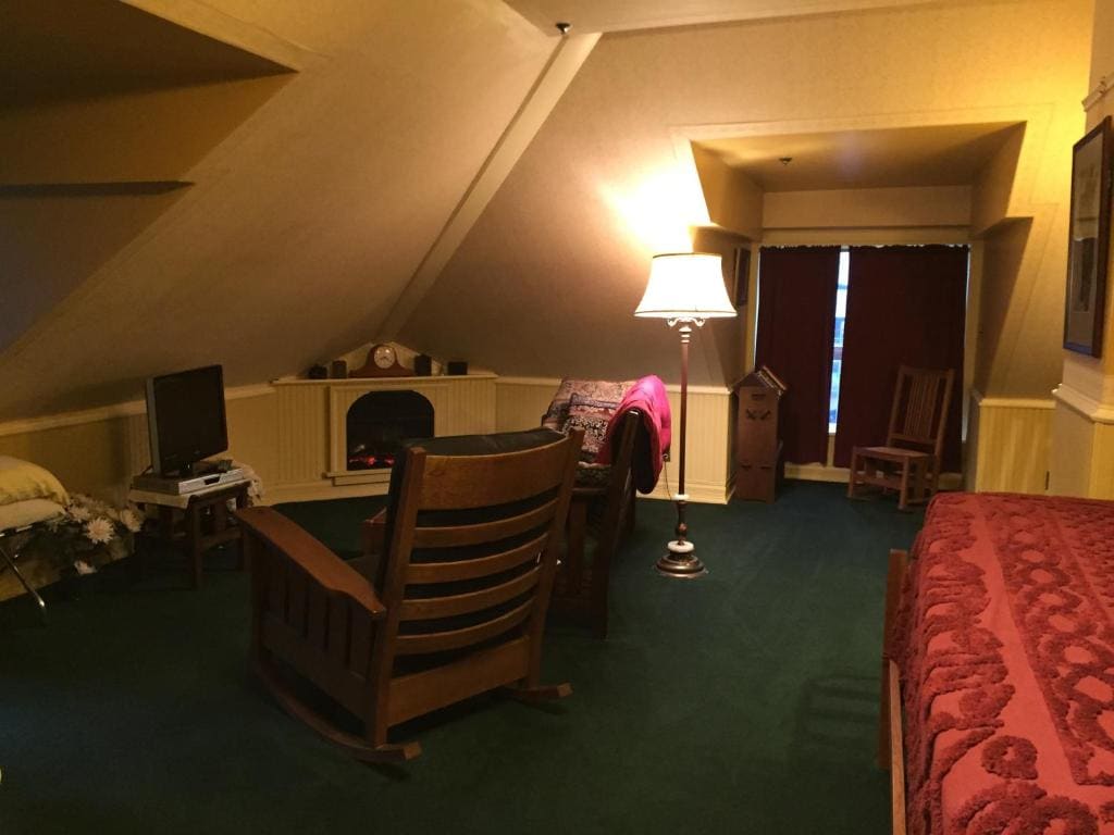 Alaska's Capital Inn Bed and Breakfast - View 7