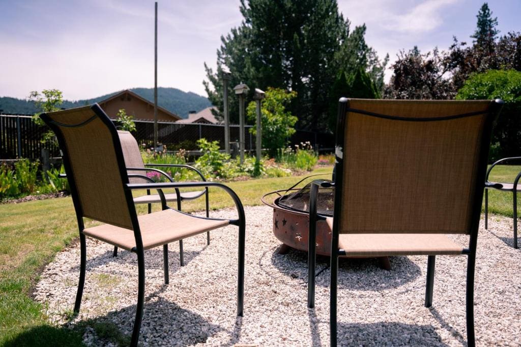 Blue Elk Inn - View 6