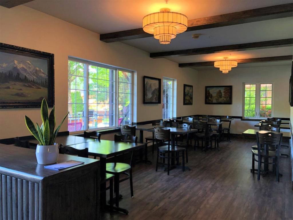 Blue Elk Inn - View 5