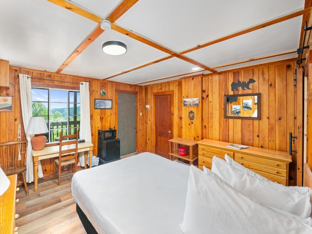 Alpine Inn - View 7