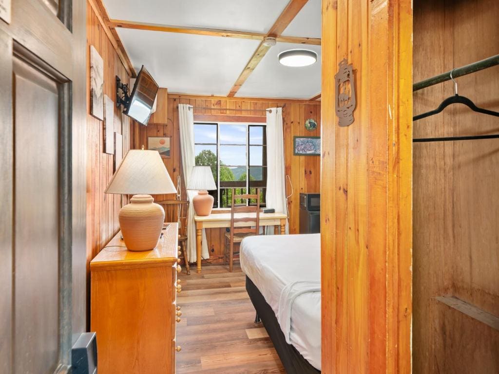Alpine Inn - View 6