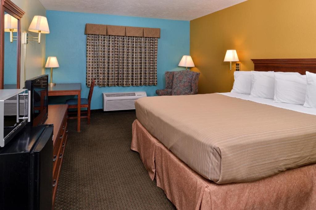 Americas Best Value Inn - Seymour - View 2