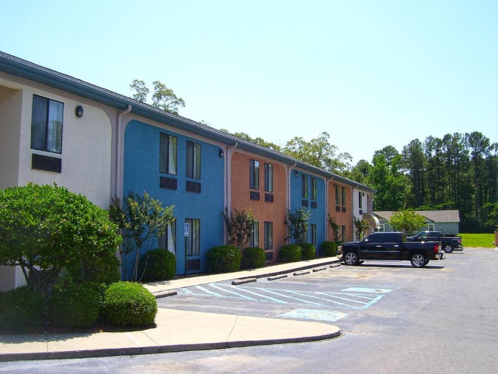 Americas Best Value Inn & Suites Bastrop - View 5
