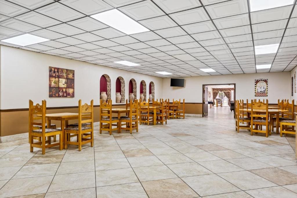 Econo Lodge Carlsbad Caverns Area - View 4