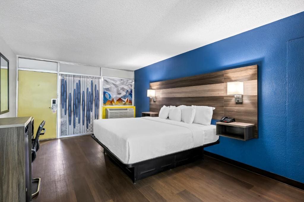 Econo Lodge Carlsbad Caverns Area - View 2