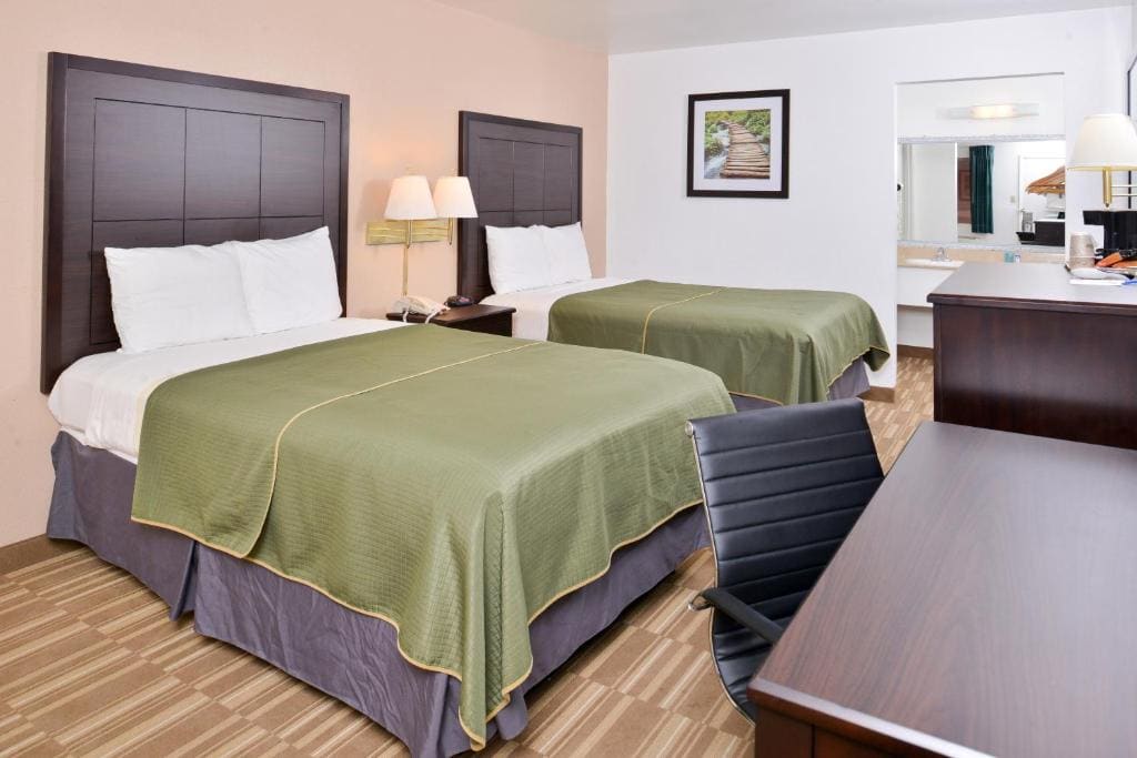Americas Best Value Inn Clute - View 7