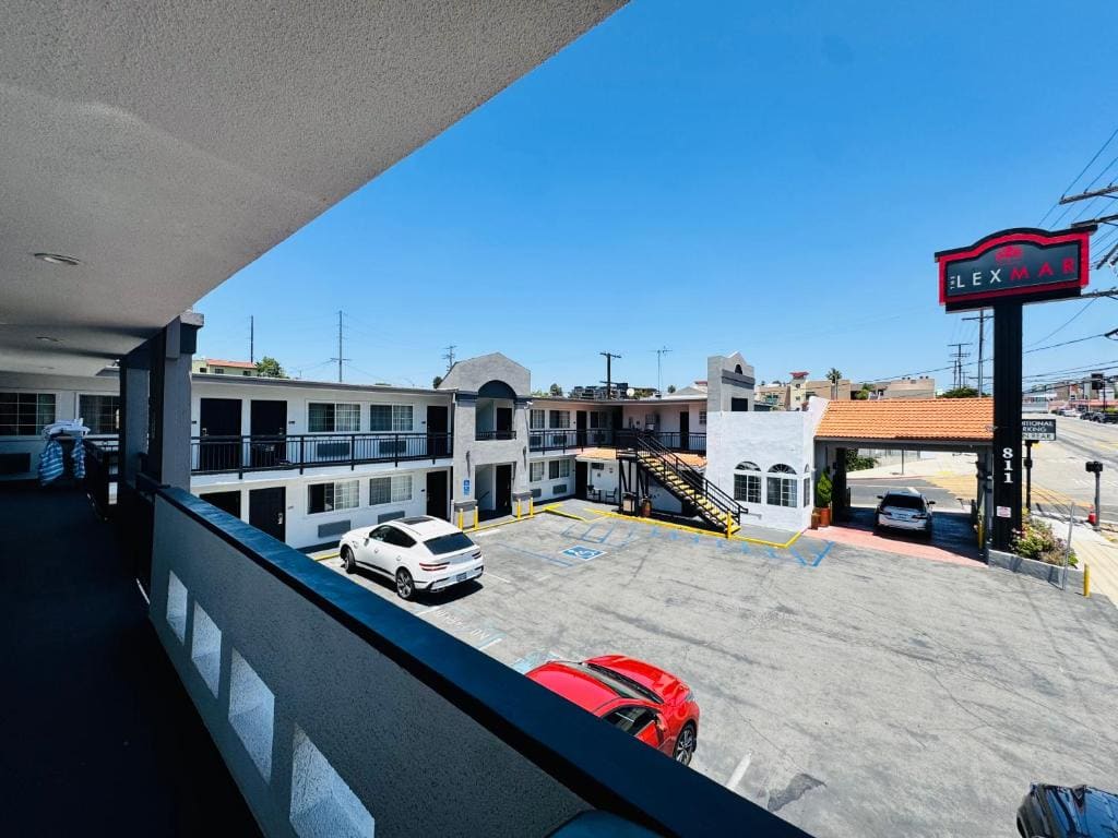 The Lexmar - Dodger Stadium Hollywood - Main view