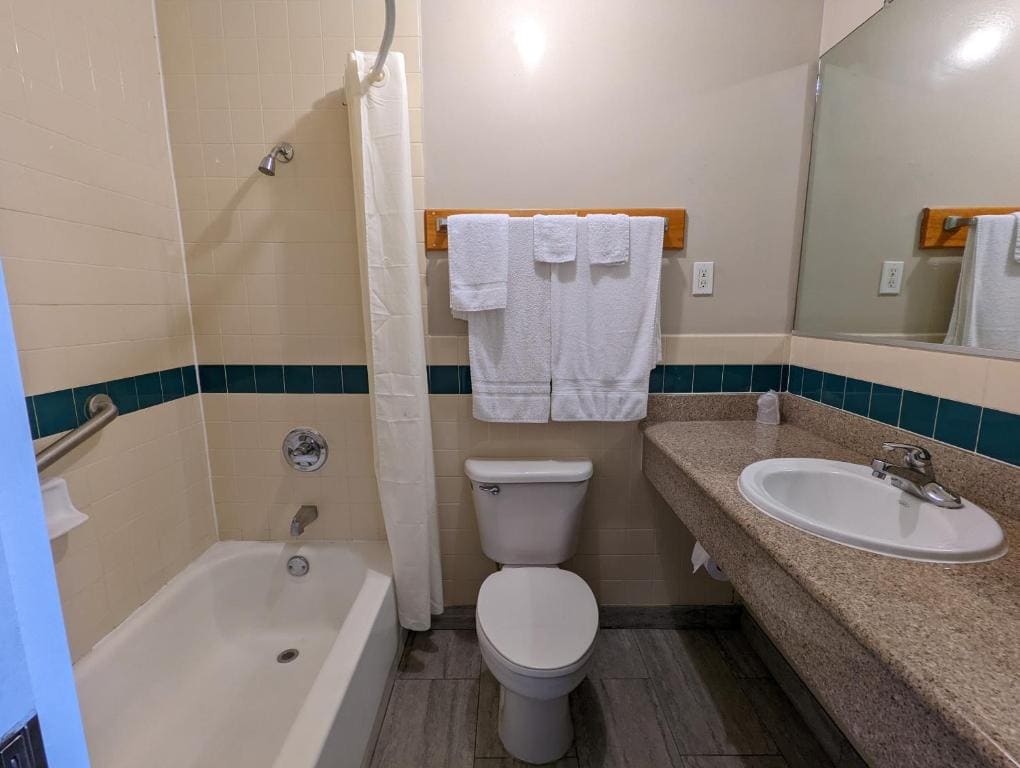 Americas Best Value Inn Oxnard-Port Hueneme - View 5
