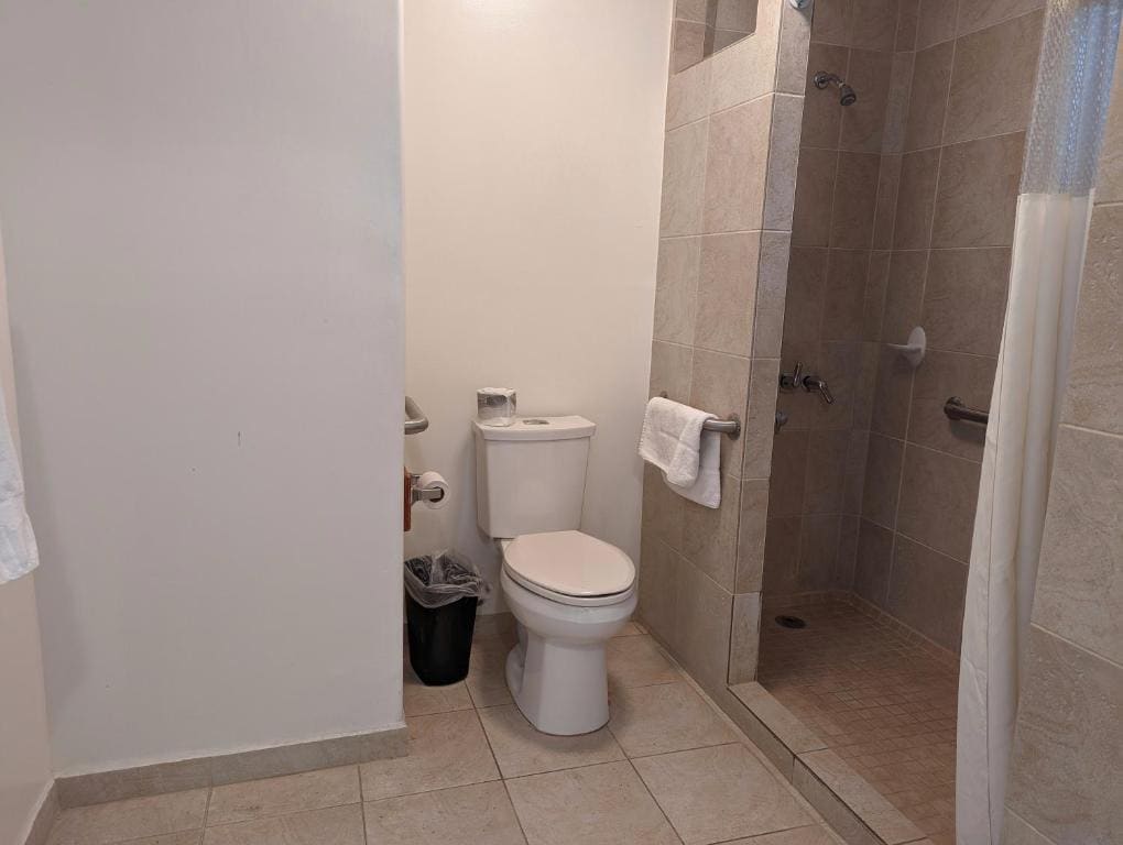 Americas Best Value Inn Oxnard-Port Hueneme - View 3