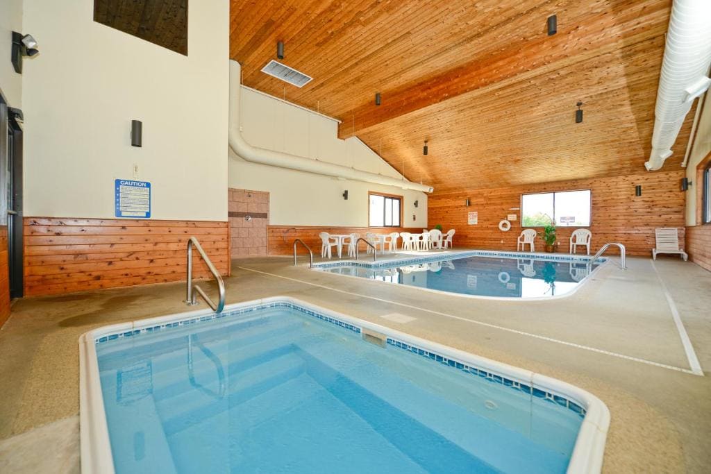 Days Inn by Wyndham Ozark Springfield - View 4