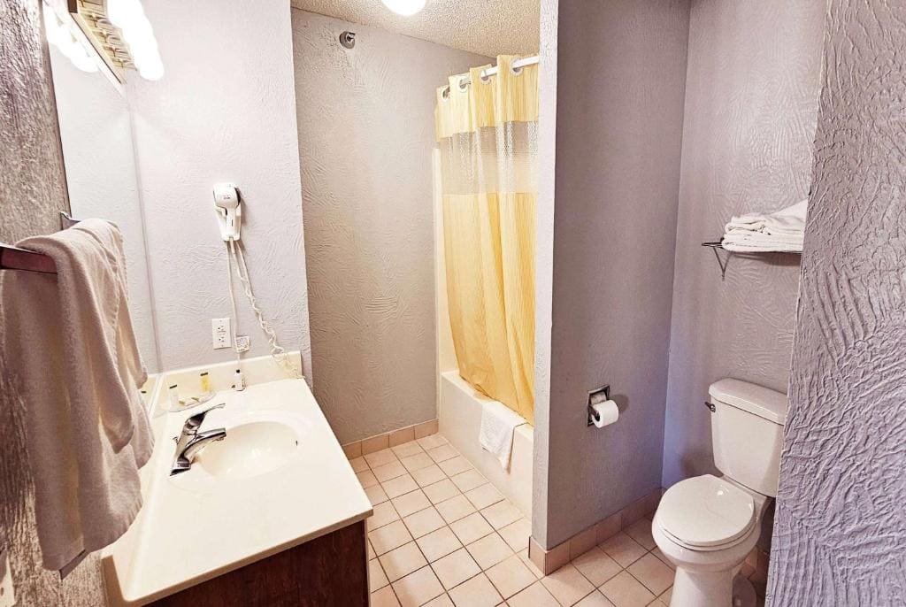 Days Inn by Wyndham Ozark Springfield - View 3