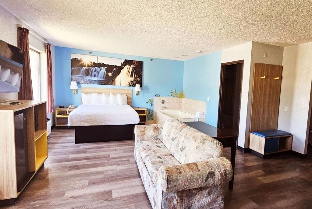 Days Inn by Wyndham Ozark Springfield - View 6
