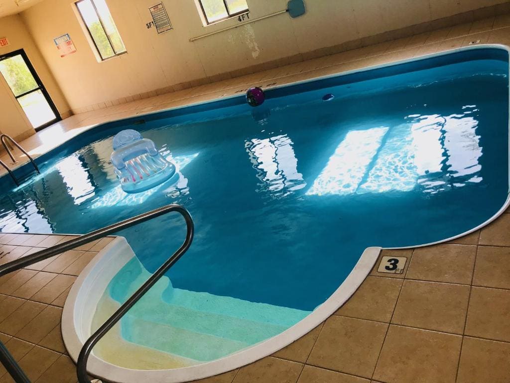 Pinckneyville Inn and Suites - View 4