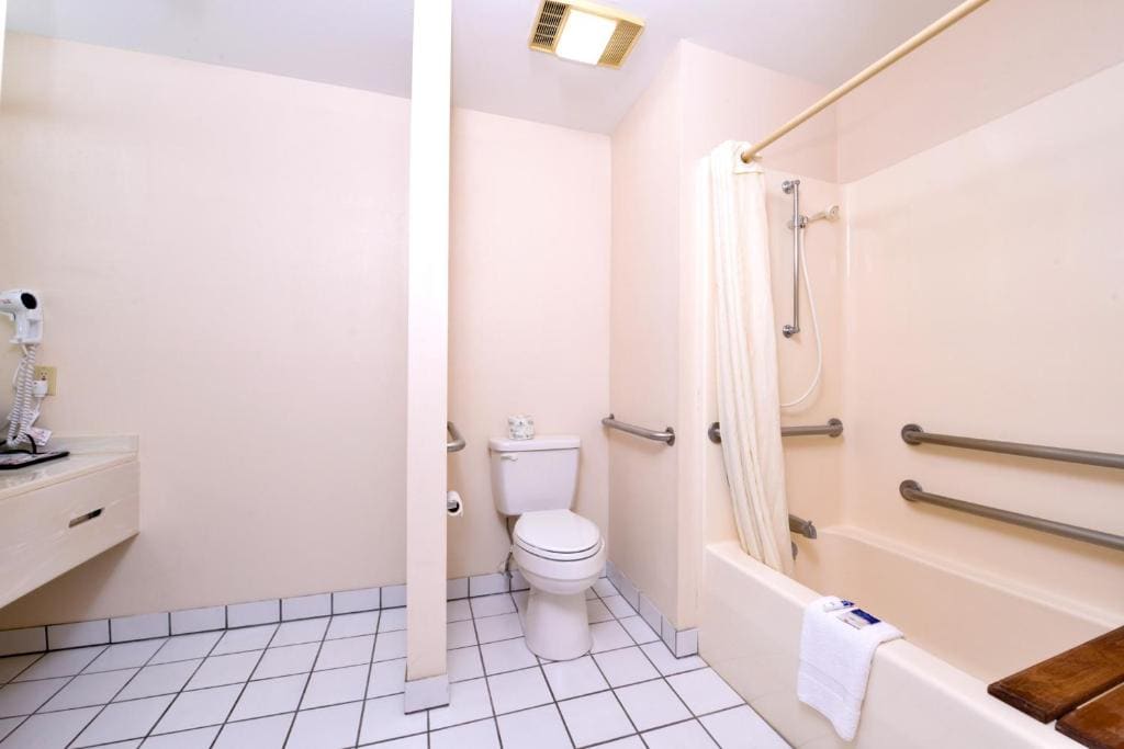 Americas Best Value Inn Sullivan - View 3