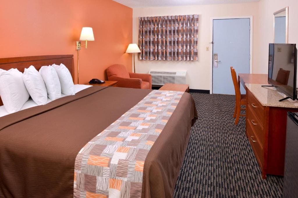 Americas Best Value Inn Sullivan - View 2