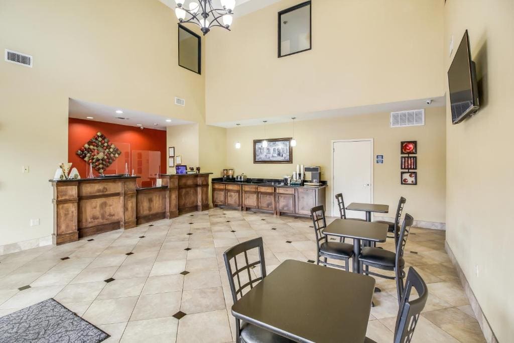Americas Best Value Inn & Suites Tomball - View 3