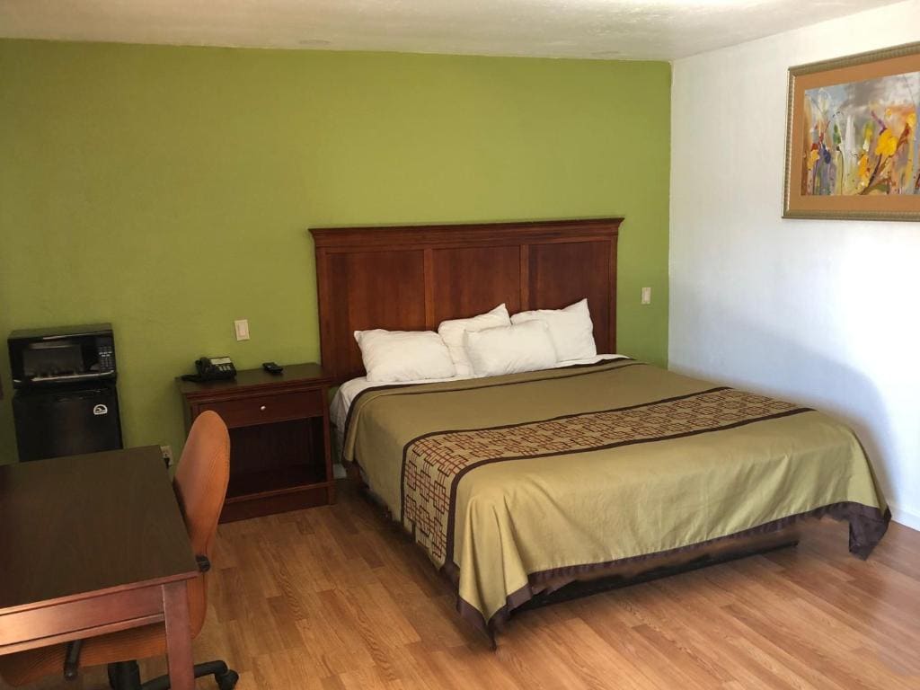 Americas Best Value Inn Visalia - View 7