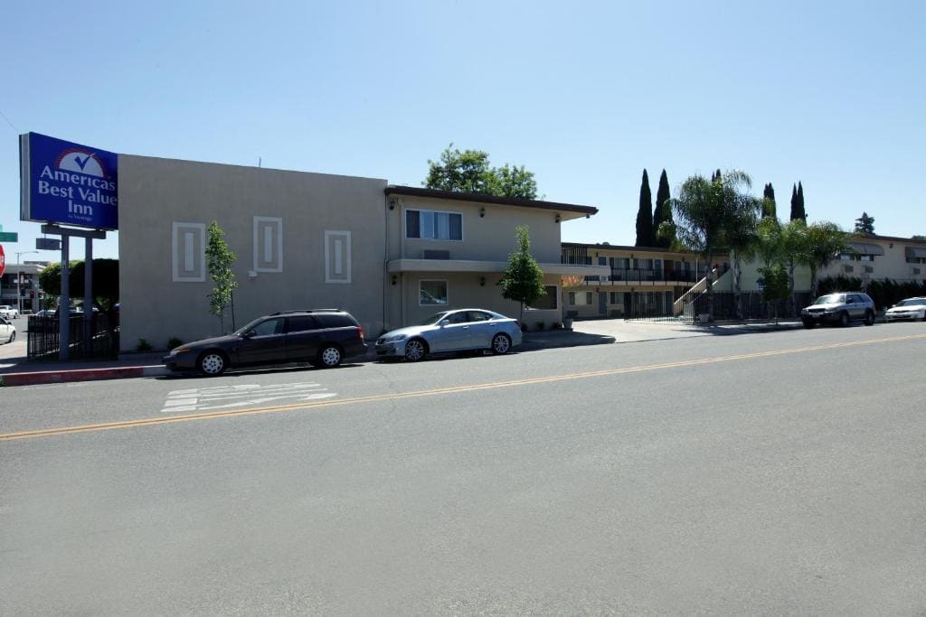 Americas Best Value Inn Visalia - Main view