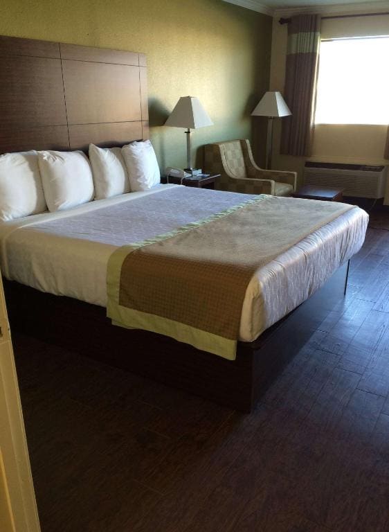 Americas Best Value Inn Winona - View 7
