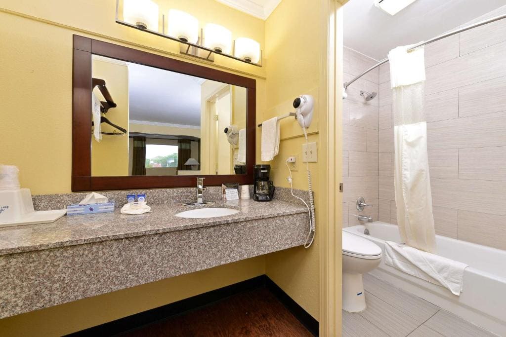 Americas Best Value Inn Winona - View 6