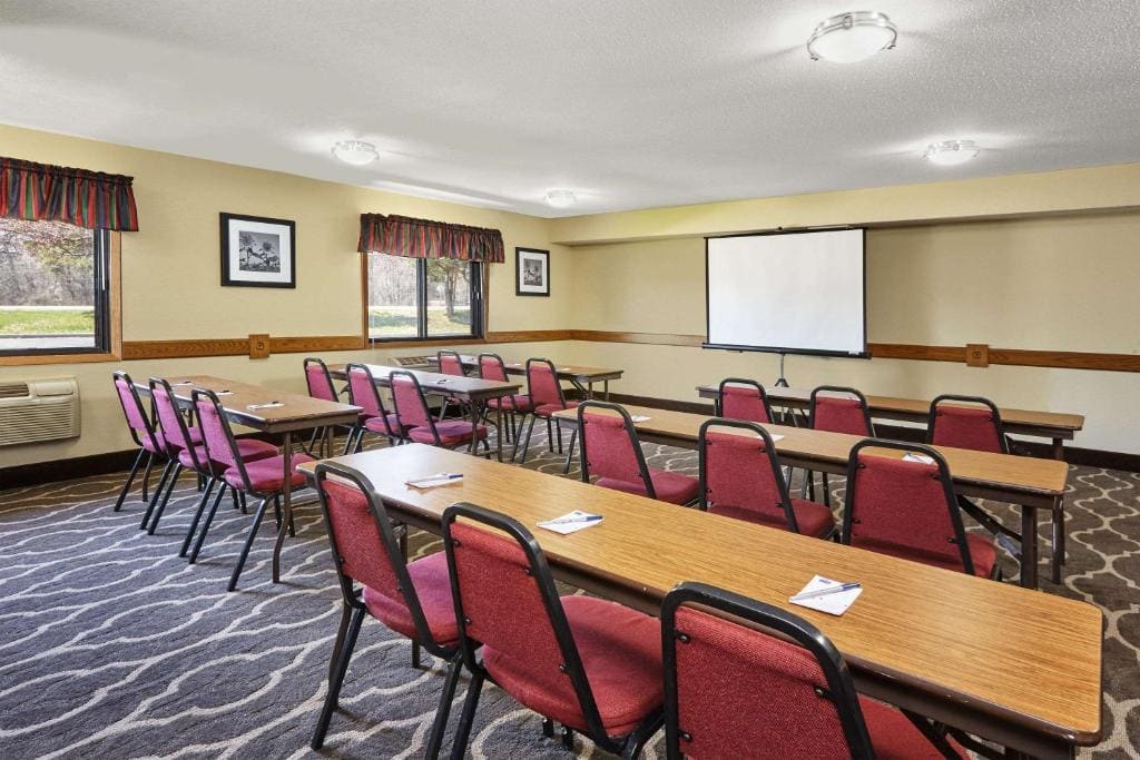 AmericInn by Wyndham Burlington - View 3