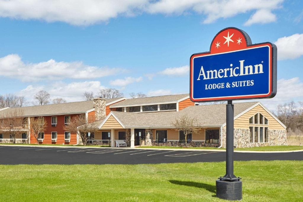 AmericInn by Wyndham Burlington - Main view