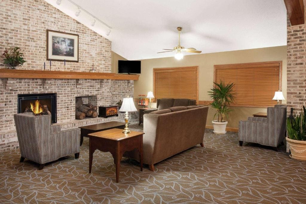 AmericInn by Wyndham Webster City - View 3