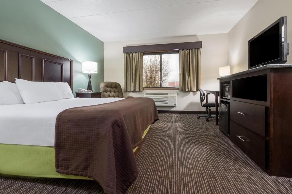 AmericInn by Wyndham West Salem - View 6