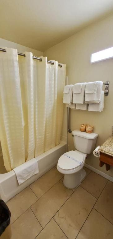 Anaheim National Inn - View 3