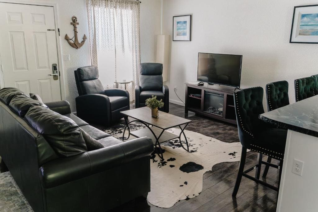Anchor Inn and Suites - View 2