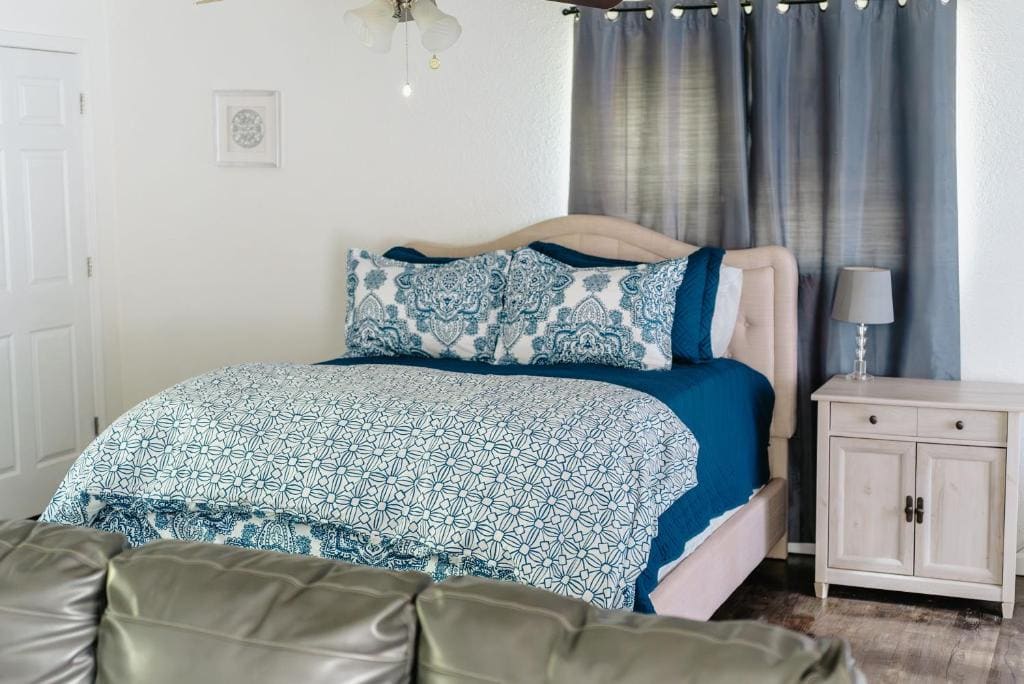 Anchor Inn and Suites - View 4