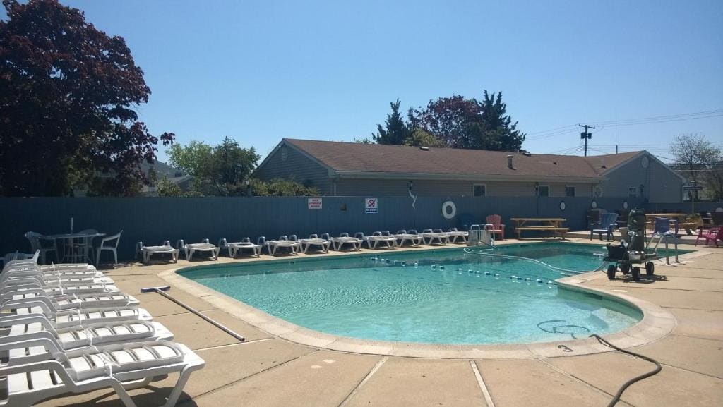Atlantic Motel - View 3