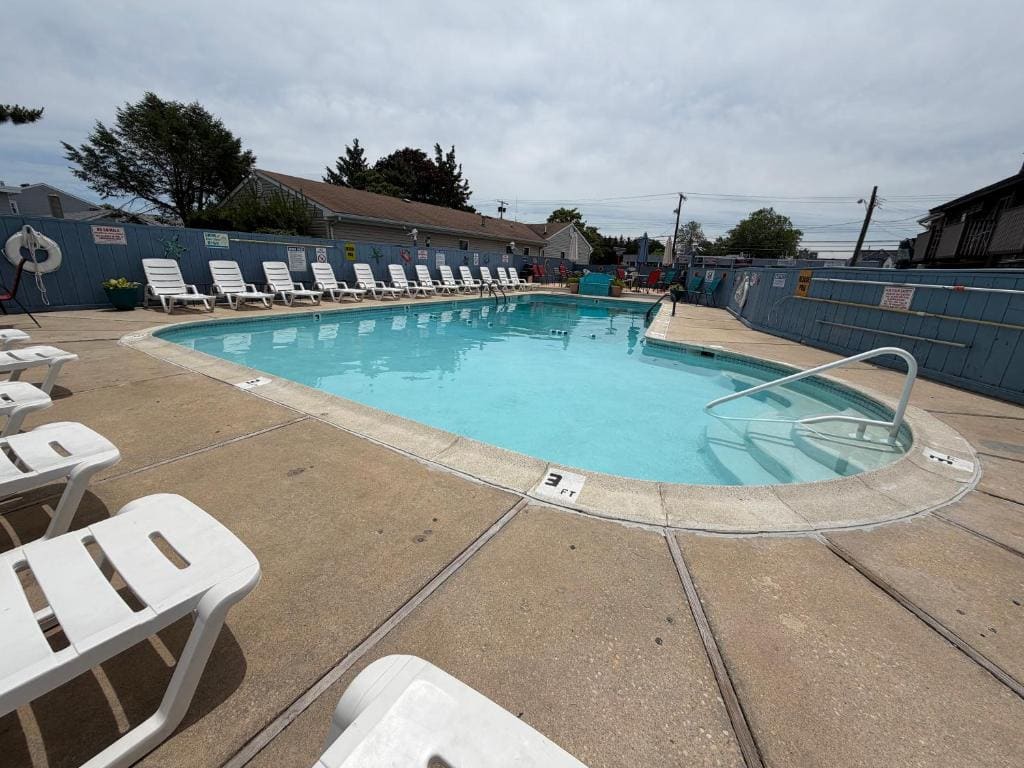 Atlantic Motel - View 4