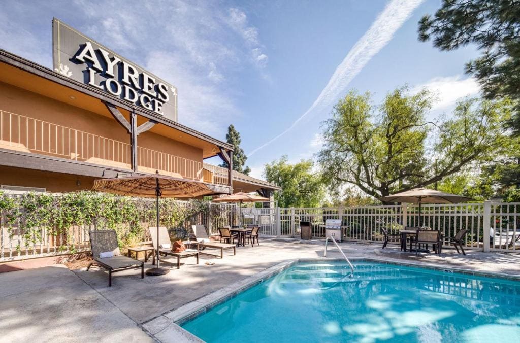 Ayres Lodge Alpine - View 3