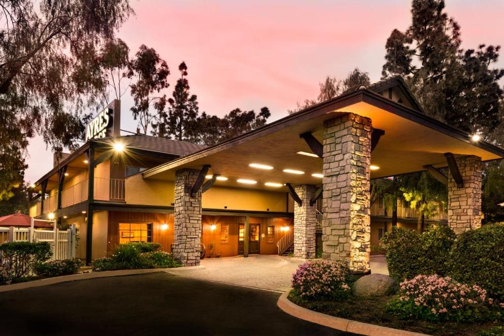 Ayres Lodge Alpine - Main view