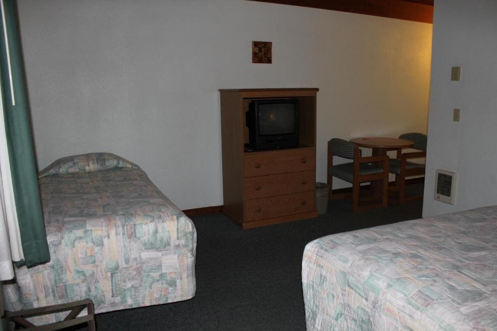 Azalea Lodge - View 7