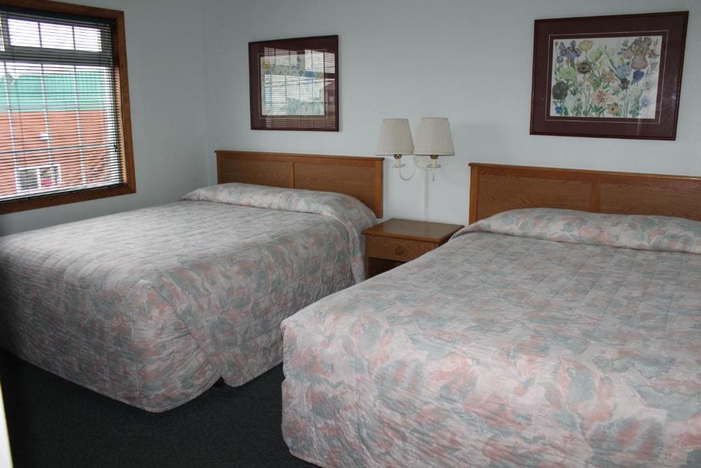 Azalea Lodge - View 3