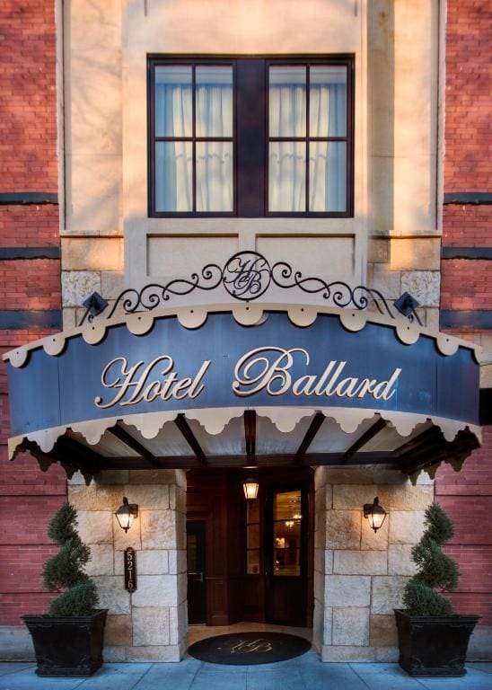 Hotel Ballard - Main view