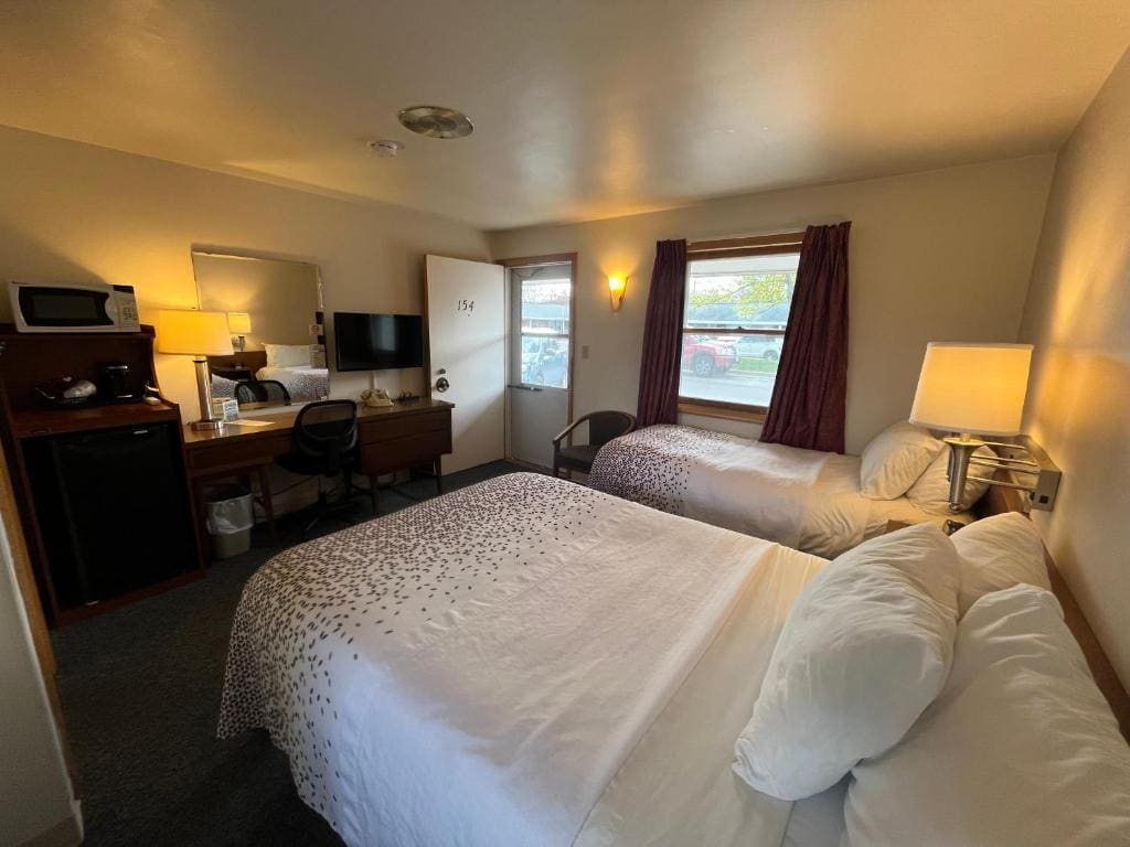 Bay Motel - View 7