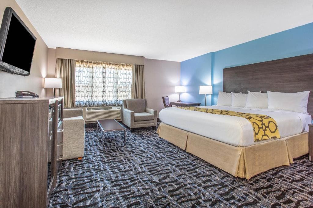 Baymont by Wyndham Joliet - View 6