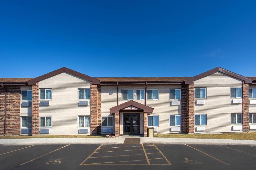 Baymont by Wyndham Joliet - View 4
