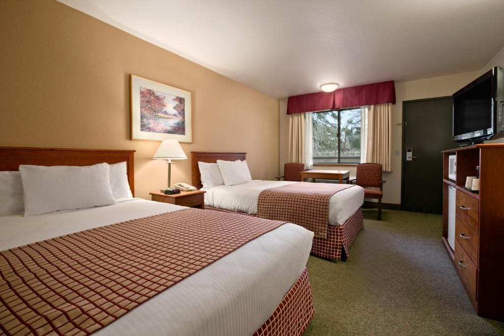 Baymont by Wyndham Seattle/Kirkland WA - View 2